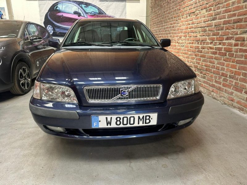 Volvo S40 1.9 D  2001