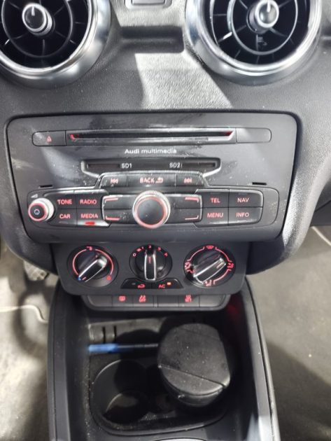 AUDI A1  1.6  TDI 105 Cv - S-LINE - CLIMATISATION - START AND TOP - RÉGULATEUR 