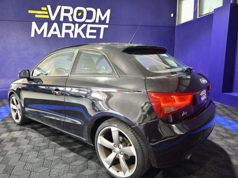 AUDI A1  1.6  TDI 105 Cv - S-LINE - CLIMATISATION - START AND TOP - RÉGULATEUR 