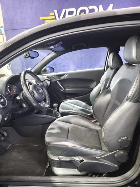 AUDI A1  1.6  TDI 105 Cv - S-LINE - CLIMATISATION - START AND TOP - RÉGULATEUR 