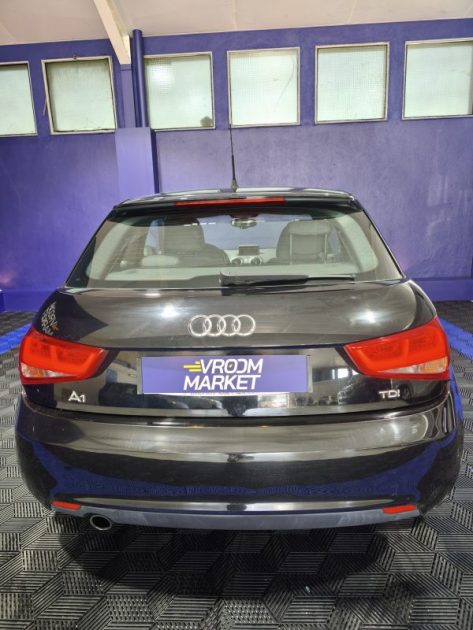 AUDI A1  1.6  TDI 105 Cv - S-LINE - CLIMATISATION - START AND TOP - RÉGULATEUR 