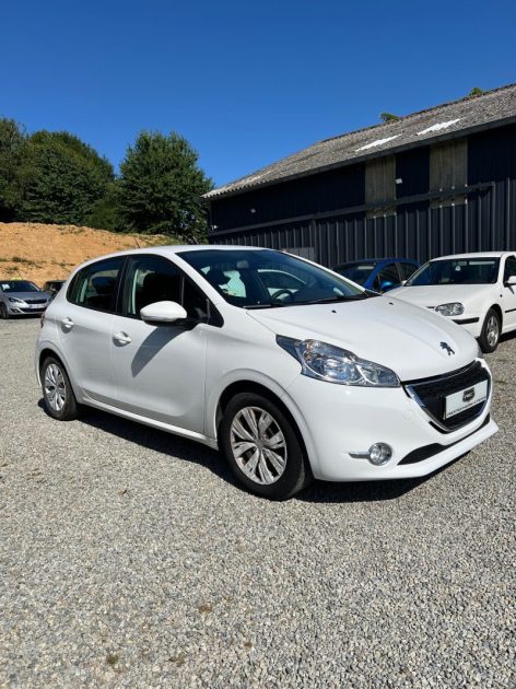 PEUGEOT 208 2014
