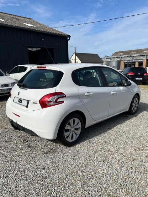 PEUGEOT 208 2014