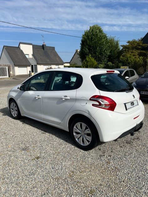 PEUGEOT 208 2014