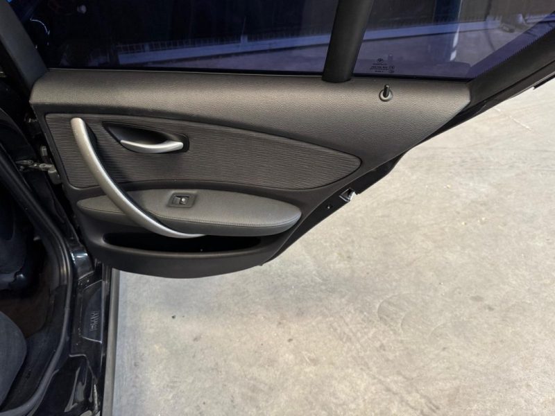 BMW SERIE 1- 116I 122CH PREMIERE