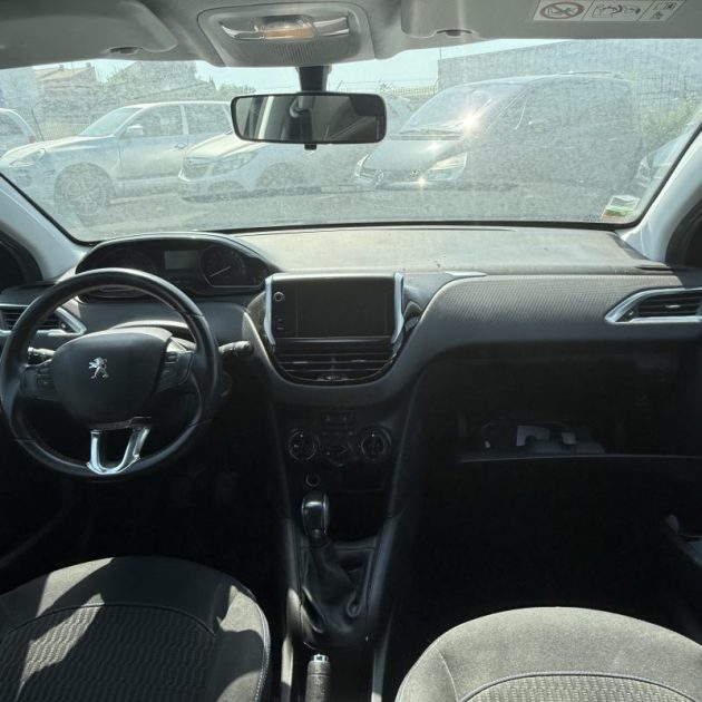 PEUGEOT 208 1.2 ess 82ch VENTE à MARCHAND SEULEMENT 2017