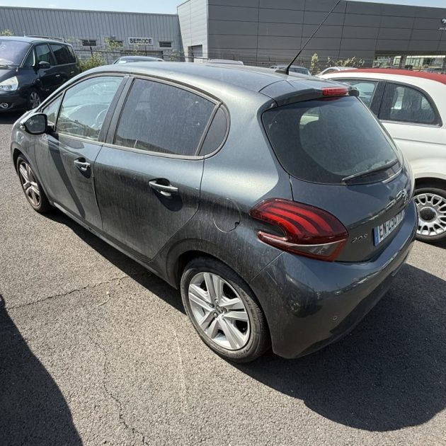 PEUGEOT 208 1.2 ess 82ch VENTE à MARCHAND SEULEMENT 2017