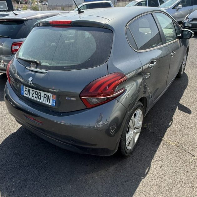 PEUGEOT 208 1.2 ess 82ch VENTE à MARCHAND SEULEMENT 2017
