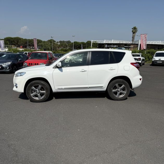 TOYOTA RAV4 2.0 D-4D 150ch LIFE 2WD  2012