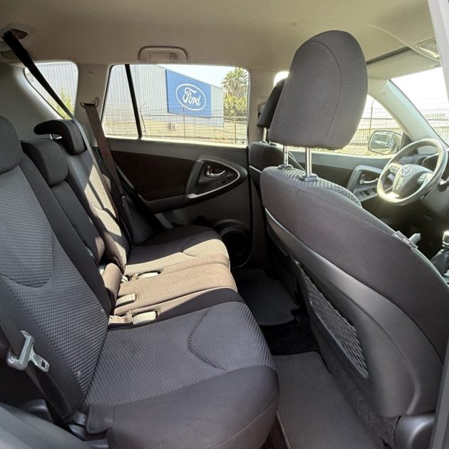 TOYOTA RAV4 2.0 D-4D 150ch LIFE 2WD  2012