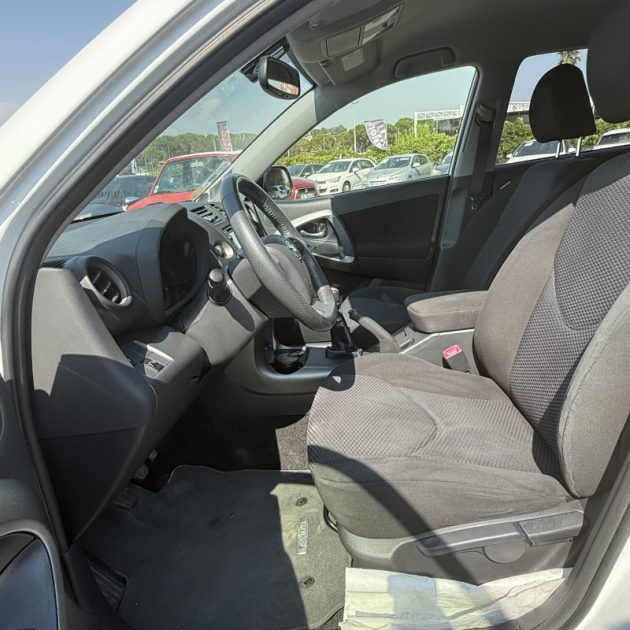 TOYOTA RAV4 2.0 D-4D 150ch LIFE 2WD  2012