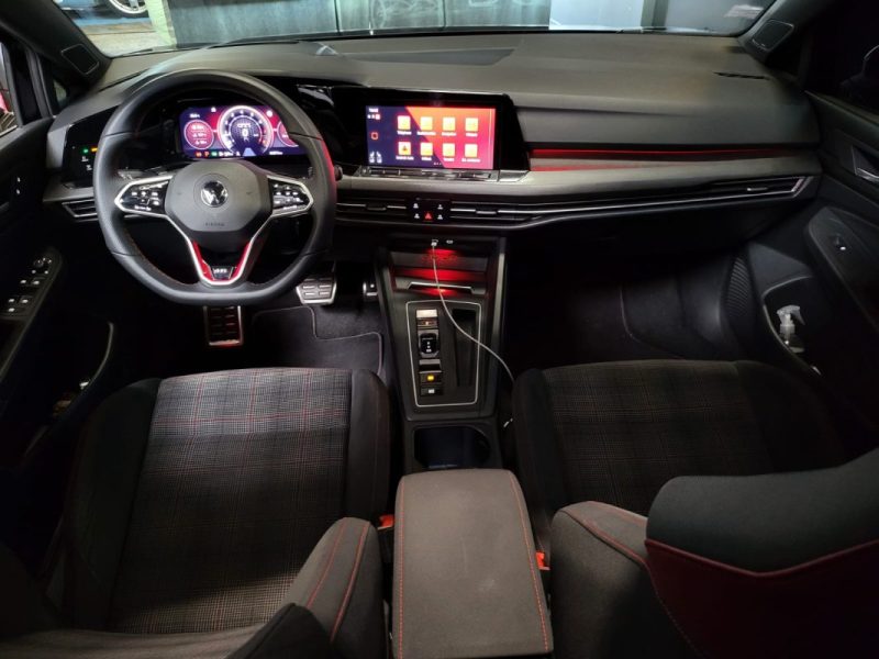 VOLKSWAGEN GOLF VIII GTI 2.0 TSI 245ch DSG7 / TOIT OUVRANT + HARMAN KARDON + TETE HAUTE /