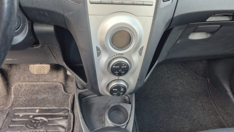 TOYOTA YARIS 2006