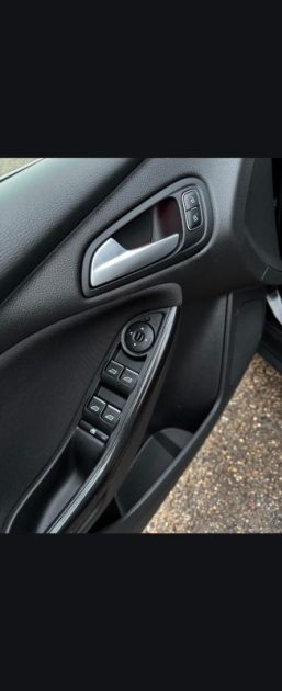 FORD FOCUS 2017 TITANIUM