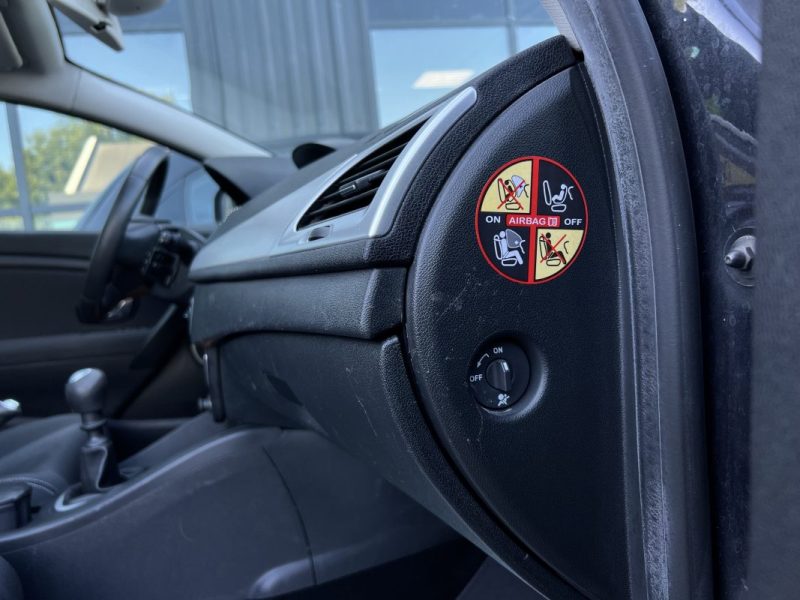 RENAULT MEGANE 3 III COUPE 1.4 TCE 130 Cv PREMIERE MAIN TOIT PANORAMIQUE CRIT AIR 1 - GARANTIE 1 AN