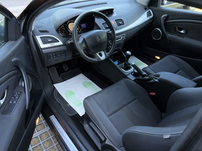 RENAULT MEGANE 3 III COUPE 1.4 TCE 130 Cv PREMIERE MAIN TOIT PANORAMIQUE CRIT AIR 1 - GARANTIE 1 AN