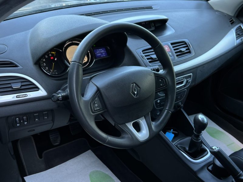 RENAULT MEGANE 3 III COUPE 1.4 TCE 130 Cv PREMIERE MAIN TOIT PANORAMIQUE CRIT AIR 1 - GARANTIE 1 AN