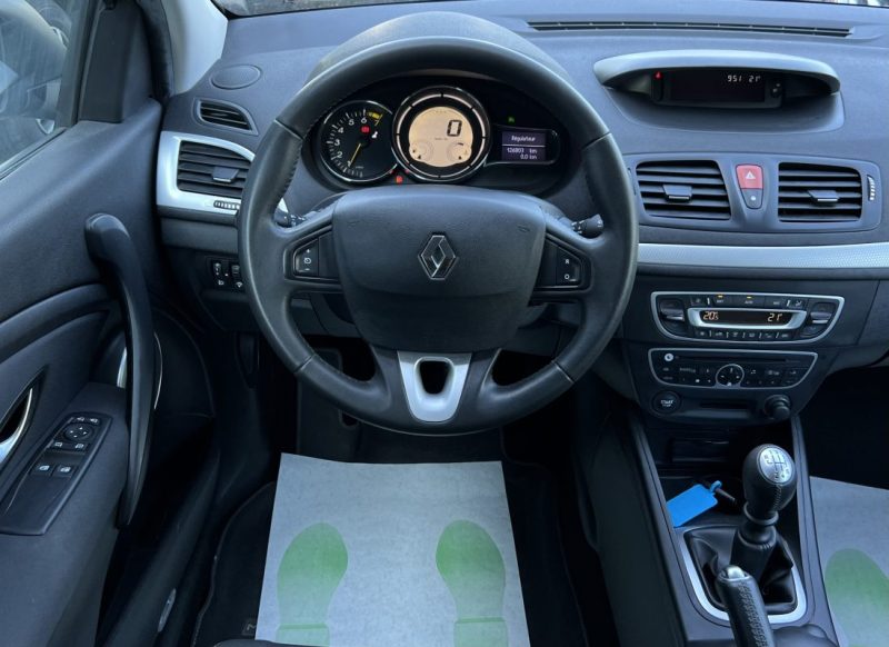 RENAULT MEGANE 3 III COUPE 1.4 TCE 130 Cv PREMIERE MAIN TOIT PANORAMIQUE CRIT AIR 1 - GARANTIE 1 AN