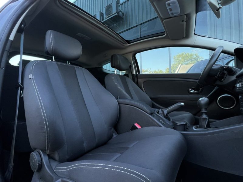 RENAULT MEGANE 3 III COUPE 1.4 TCE 130 Cv PREMIERE MAIN TOIT PANORAMIQUE CRIT AIR 1 - GARANTIE 1 AN