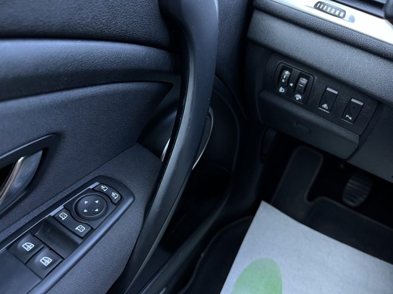 RENAULT MEGANE 3 III COUPE 1.4 TCE 130 Cv PREMIERE MAIN TOIT PANORAMIQUE CRIT AIR 1 - GARANTIE 1 AN