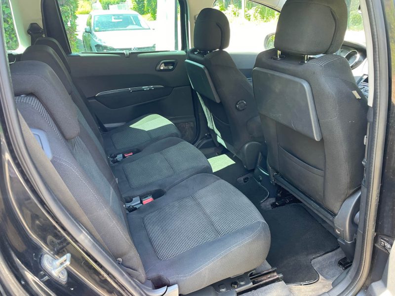 PEUGEOT 5008 1.6HDI 110CV