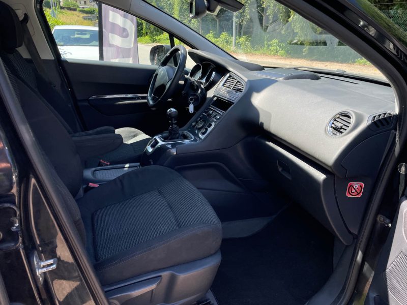 PEUGEOT 5008 1.6HDI 110CV