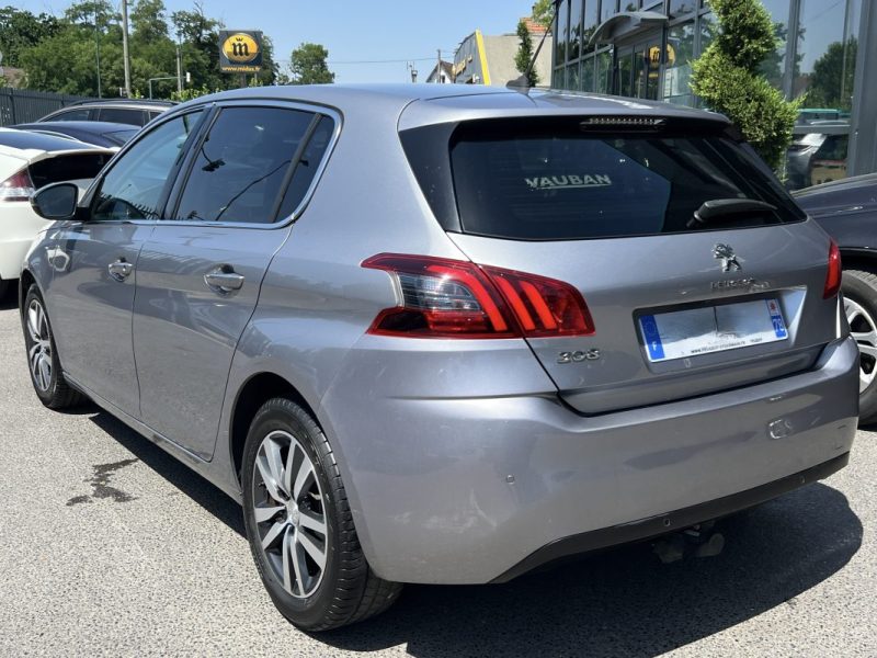 PEUGEOT 308 II PHASE 2 ALLURE 1.2 130 Cv BOITE AUTO EAT8 / APPLE & ANDROID 29 900 km - GARANTIE 1 AN