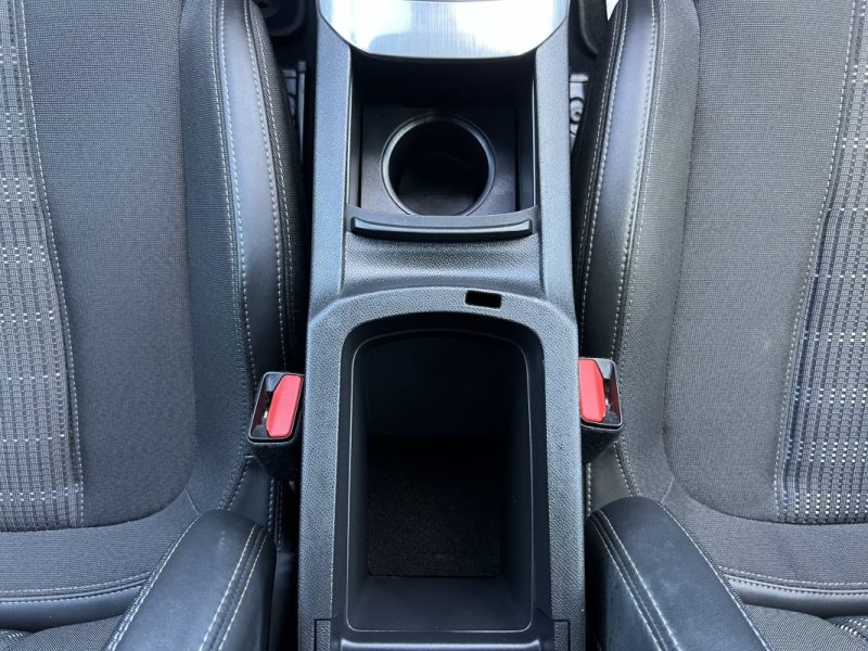 PEUGEOT 308 II PHASE 2 ALLURE 1.2 130 Cv BOITE AUTO EAT8 / APPLE & ANDROID 29 900 km - GARANTIE 1 AN