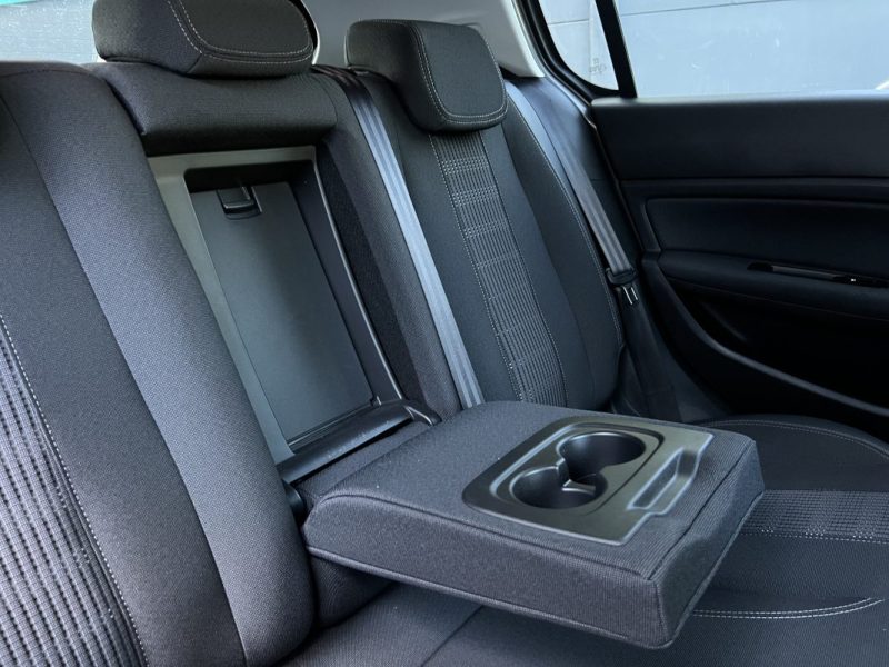 PEUGEOT 308 II PHASE 2 ALLURE 1.2 130 Cv BOITE AUTO EAT8 / APPLE & ANDROID 29 900 km - GARANTIE 1 AN