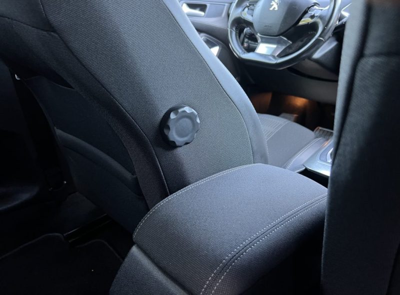 PEUGEOT 308 II PHASE 2 ALLURE 1.2 130 Cv BOITE AUTO EAT8 / APPLE & ANDROID 29 900 km - GARANTIE 1 AN