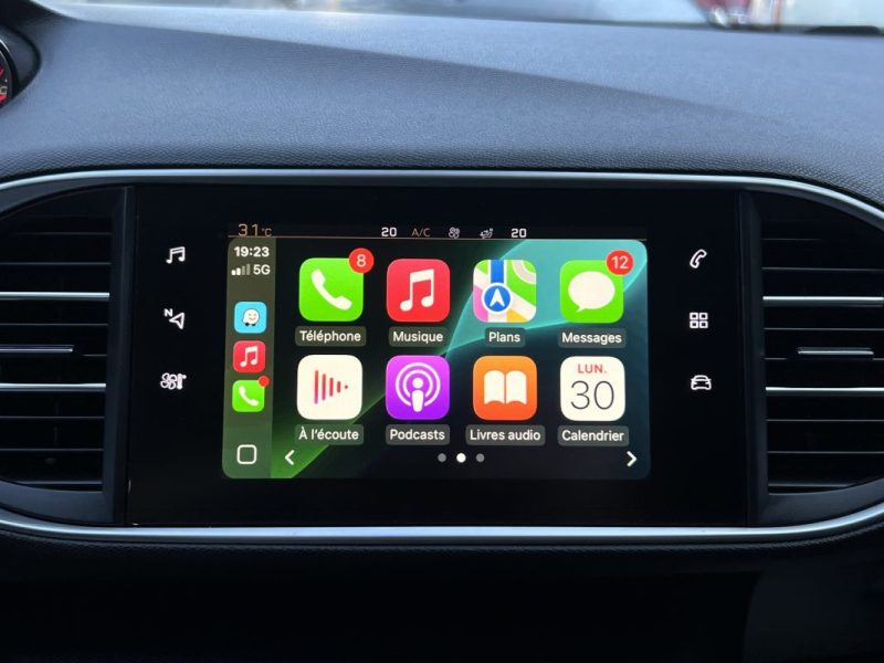 PEUGEOT 308 II PHASE 2 ALLURE 1.2 130 Cv BOITE AUTO EAT8 / APPLE & ANDROID 29 900 km - GARANTIE 1 AN