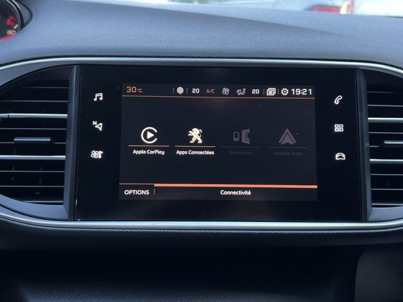 PEUGEOT 308 II PHASE 2 ALLURE 1.2 130 Cv BOITE AUTO EAT8 / APPLE & ANDROID 29 900 km - GARANTIE 1 AN