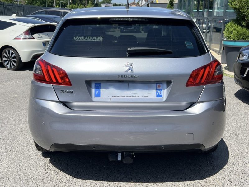 PEUGEOT 308 II PHASE 2 ALLURE 1.2 130 Cv BOITE AUTO EAT8 / APPLE & ANDROID 29 900 km - GARANTIE 1 AN