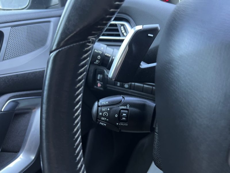 PEUGEOT 308 II PHASE 2 ALLURE 1.2 130 Cv BOITE AUTO EAT8 / APPLE & ANDROID 29 900 km - GARANTIE 1 AN