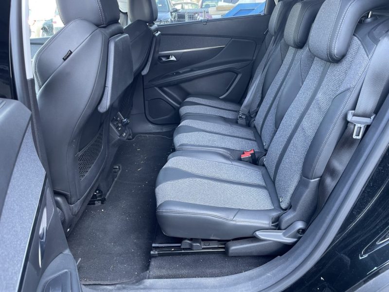 PEUGEOT 5008 2019