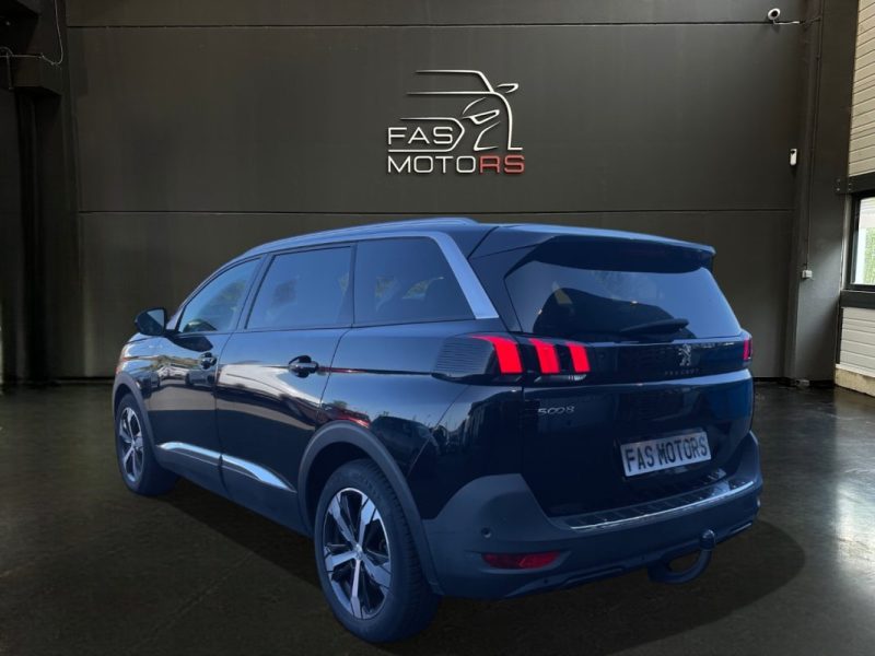 PEUGEOT 5008 2019