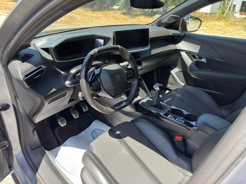PEUGEOT 208 2021