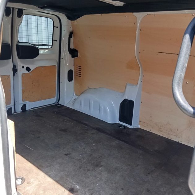 Citroen Jumpy M 2.0L BlueHDi 120 S&S BVM6(340Nm) CLUB