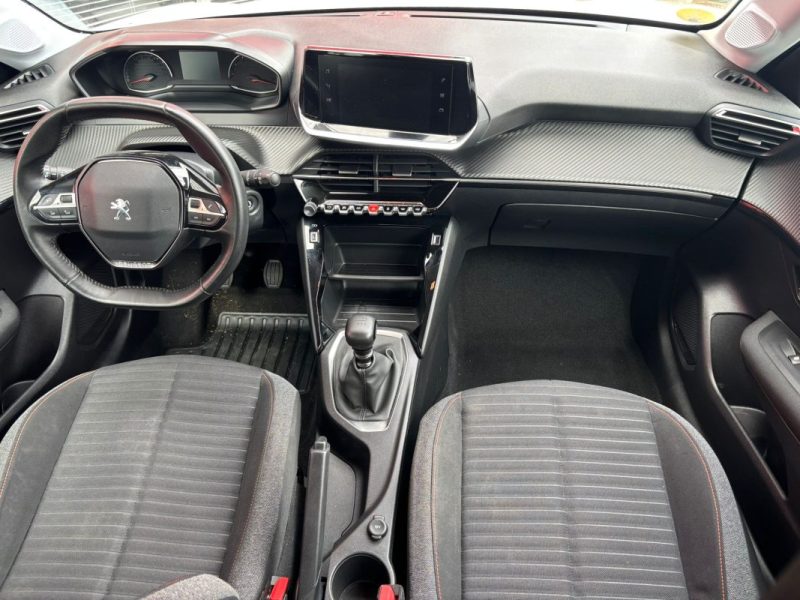 PEUGEOT 208 2021