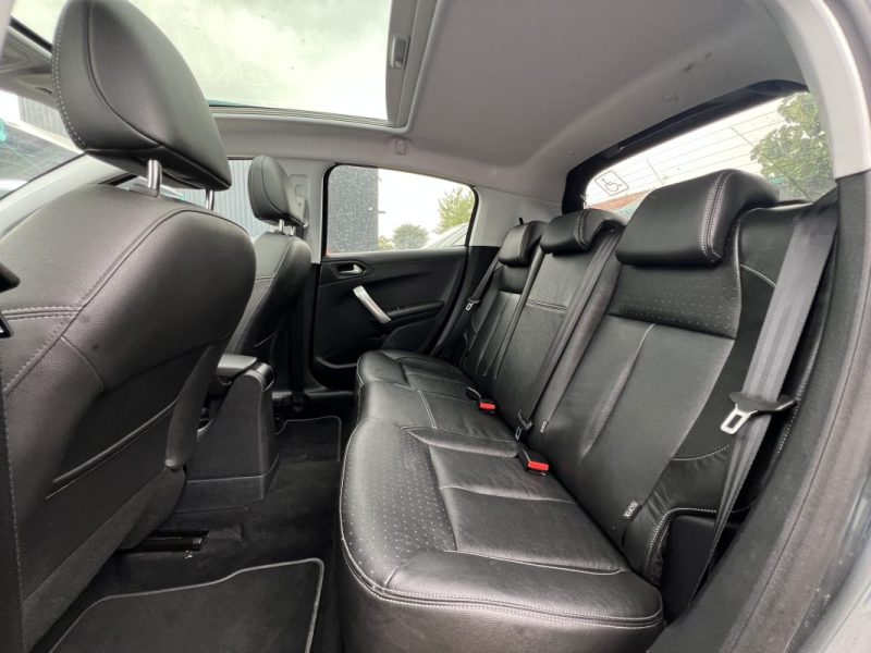 PEUGEOT 208 PHASE 2 FELINE 1.2 110 Cv TOIT PANO CUIR APPLE & ANDROID 17 900 Kms - GARANTIE 1 AN