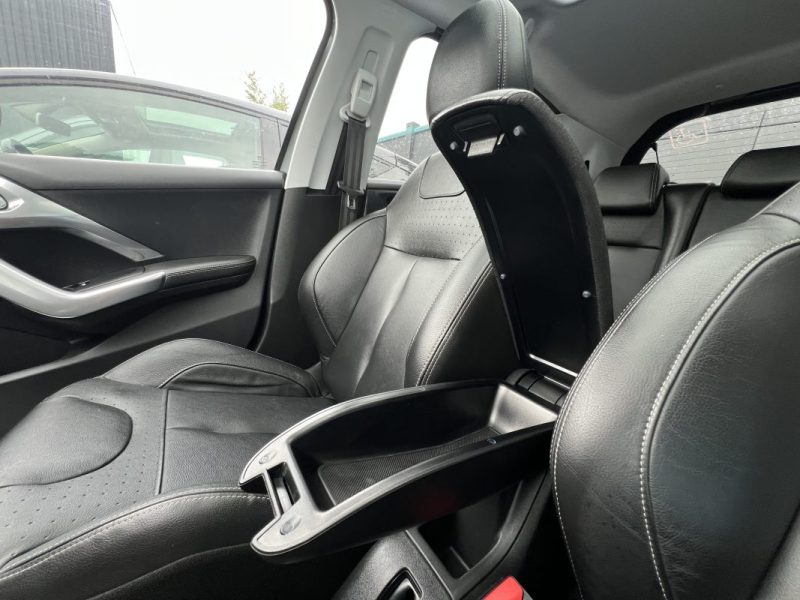 PEUGEOT 208 PHASE 2 FELINE 1.2 110 Cv TOIT PANO CUIR APPLE & ANDROID 17 900 Kms - GARANTIE 1 AN