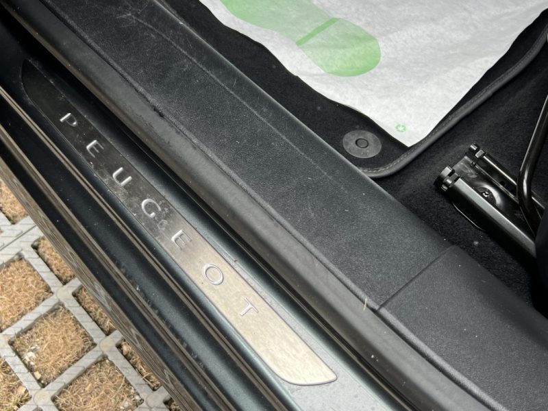 PEUGEOT 208 PHASE 2 FELINE 1.2 110 Cv TOIT PANO CUIR APPLE & ANDROID 17 900 Kms - GARANTIE 1 AN