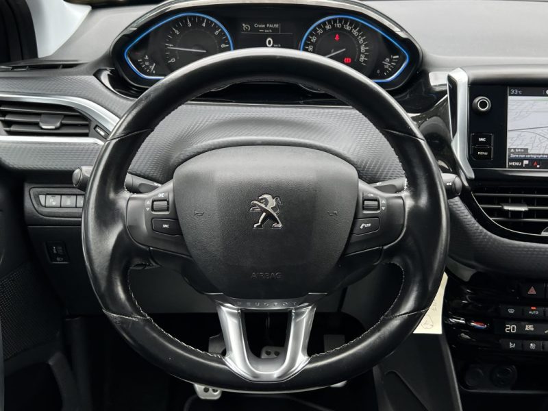 PEUGEOT 208 PHASE 2 FELINE 1.2 110 Cv TOIT PANO CUIR APPLE & ANDROID 17 900 Kms - GARANTIE 1 AN