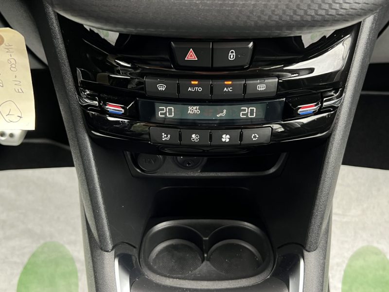 PEUGEOT 208 PHASE 2 FELINE 1.2 110 Cv TOIT PANO CUIR APPLE & ANDROID 17 900 Kms - GARANTIE 1 AN