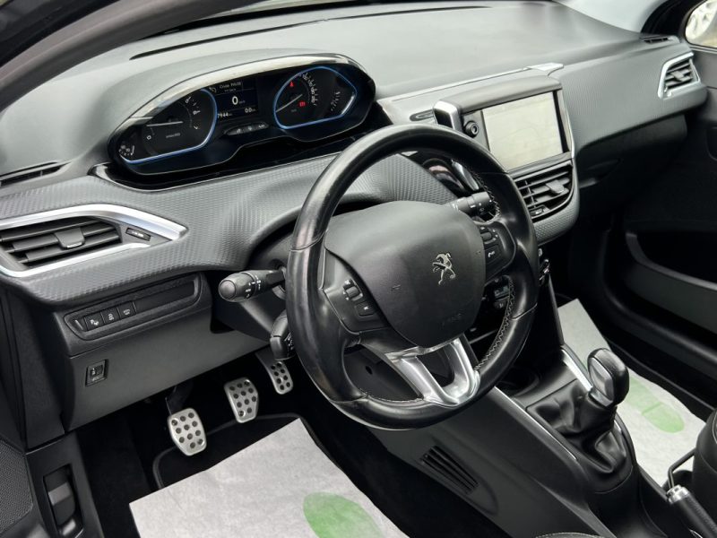 PEUGEOT 208 PHASE 2 FELINE 1.2 110 Cv TOIT PANO CUIR APPLE & ANDROID 17 900 Kms - GARANTIE 1 AN