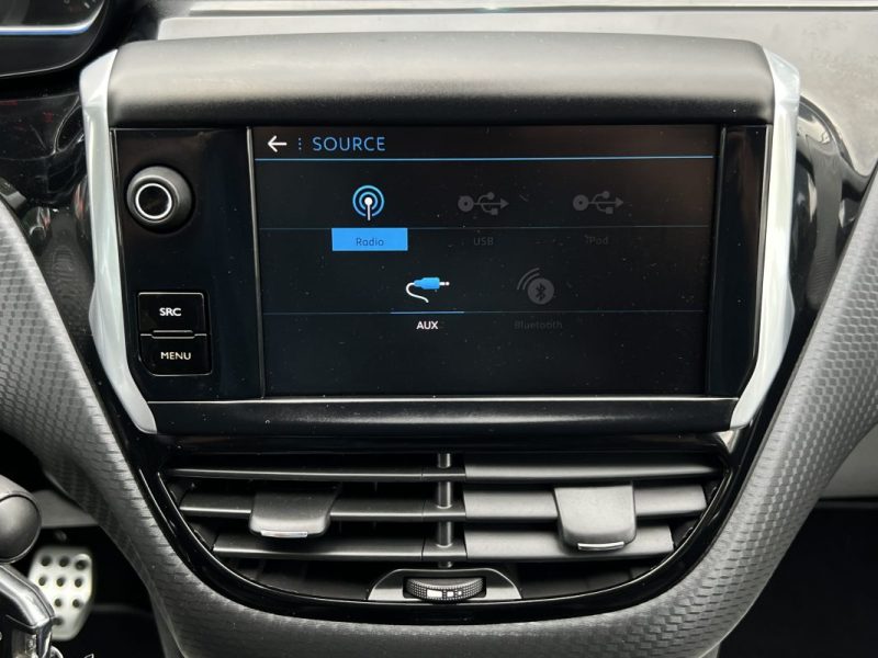 PEUGEOT 208 PHASE 2 FELINE 1.2 110 Cv TOIT PANO CUIR APPLE & ANDROID 17 900 Kms - GARANTIE 1 AN