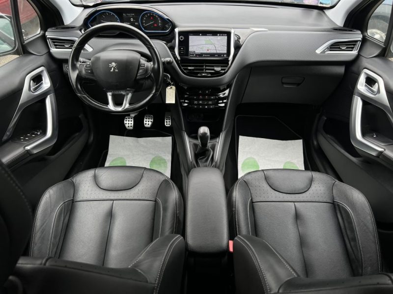 PEUGEOT 208 PHASE 2 FELINE 1.2 110 Cv TOIT PANO CUIR APPLE & ANDROID 17 900 Kms - GARANTIE 1 AN