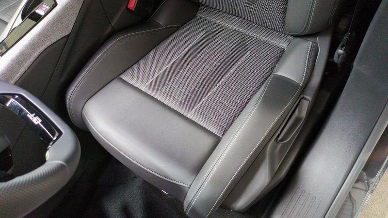 Peugeot 3008 nouveau Hybrid 145 e-dcs6 gt