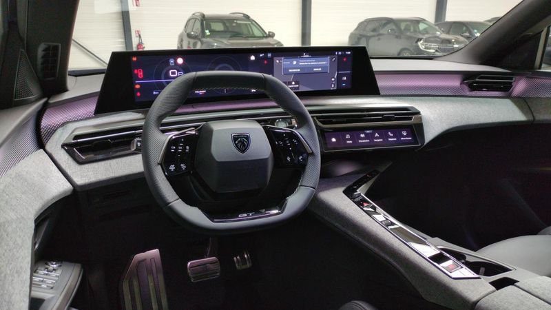 Peugeot 3008 nouveau Hybrid 145 e-dcs6 gt