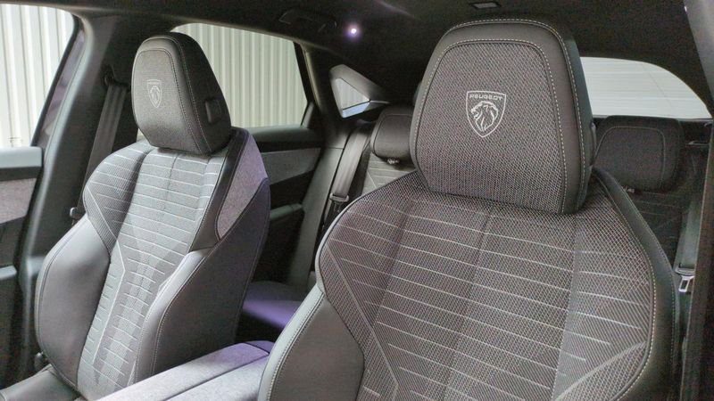 Peugeot 3008 nouveau Hybrid 145 e-dcs6 gt